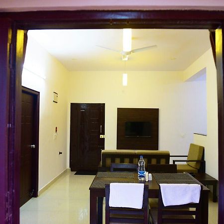 Апарт отель Varsha Enclave- Trinity House Майсур Экстерьер фото