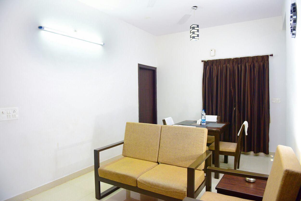 Апарт отель Varsha Enclave- Trinity House Майсур Экстерьер фото