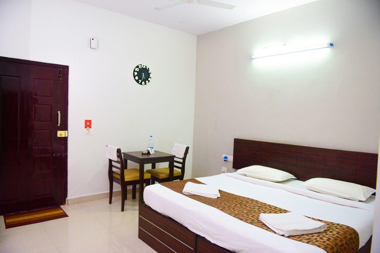 Апарт отель Varsha Enclave- Trinity House Майсур Экстерьер фото